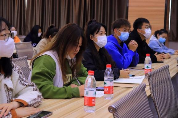 青年激进，筑梦前行——思政部&经管学院共同开展学生干部培训主题讲座