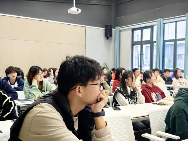 思政部举办“新思想引领新征程•新青年建功新时代”大学生讲思政课公开课展示活动