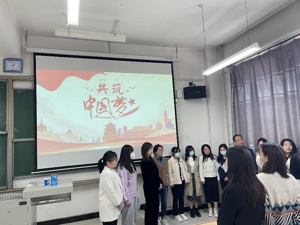 精研深耕共探讨 思政会课促成长