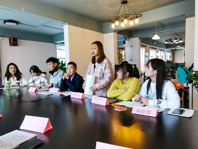 感受思维攻辩 体会表达魅力——第四季我有话说辩论会第1期